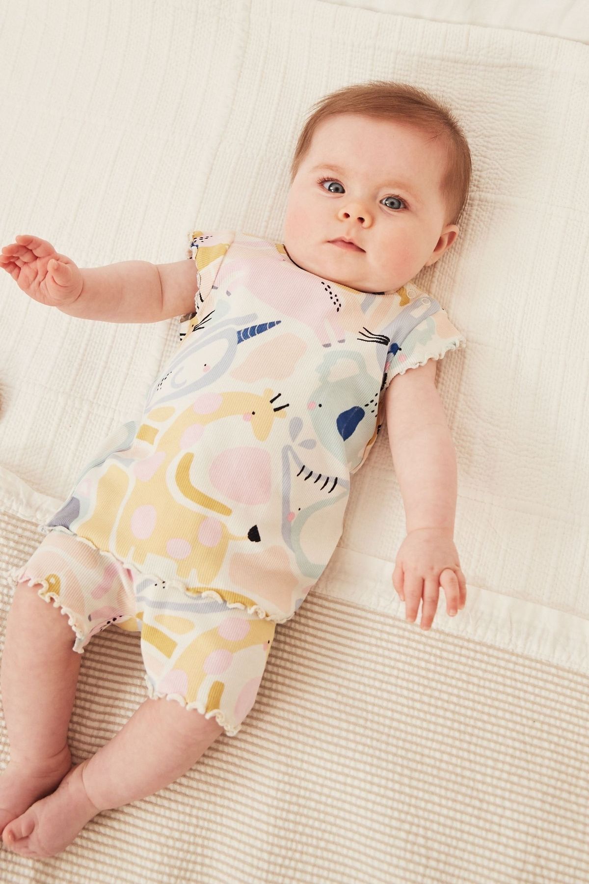 Next Baby % 100 Pamuklu Krem Çiçek Desenli Kısa Kollu Alt Üst Takım