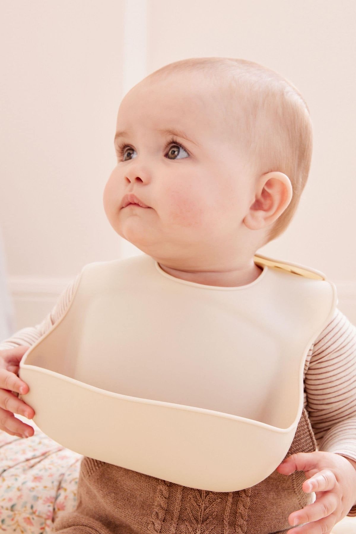 Next Baby Vizon Kahve Ayarlanabilen Bebek Slikon Mama Önlüğü