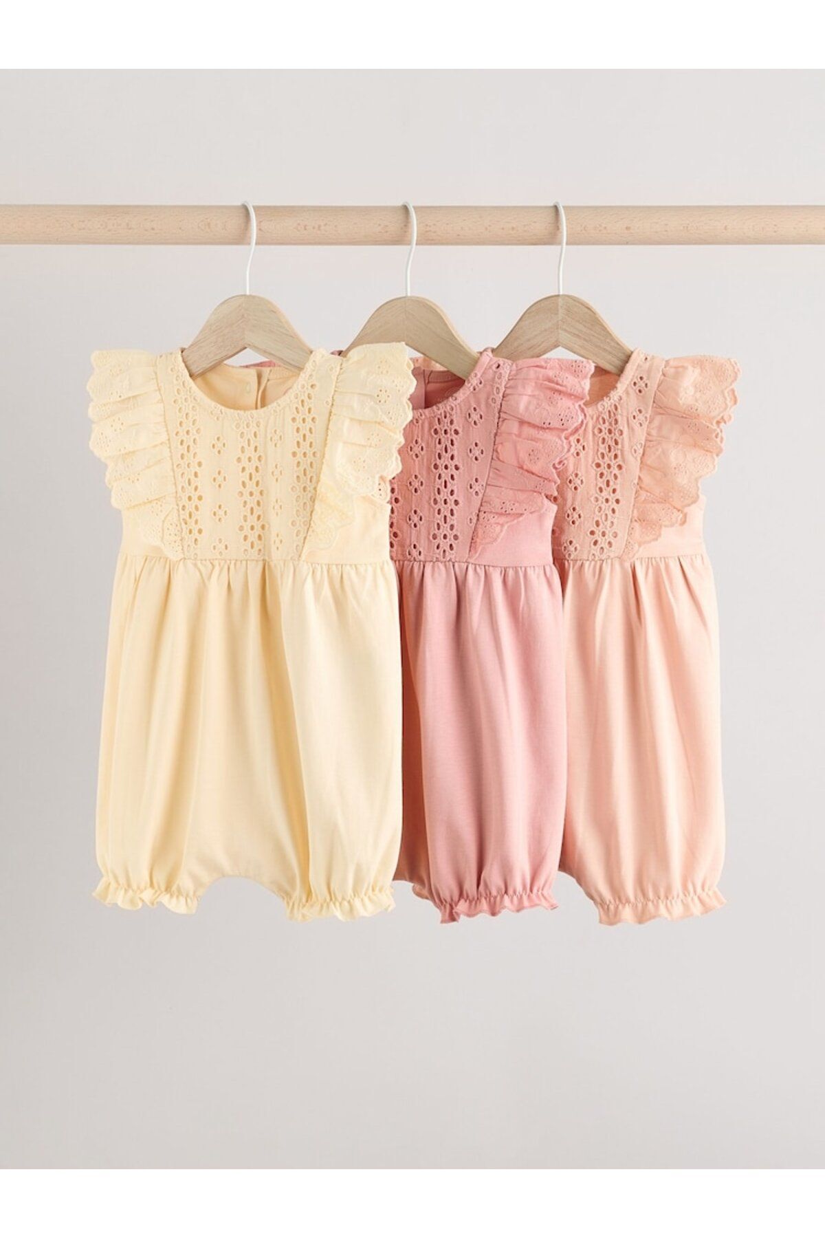 Next Baby %100 Pamuklu Krem Pembe Fırfır Kol Dantel Detaylı 3'lü Romper Set