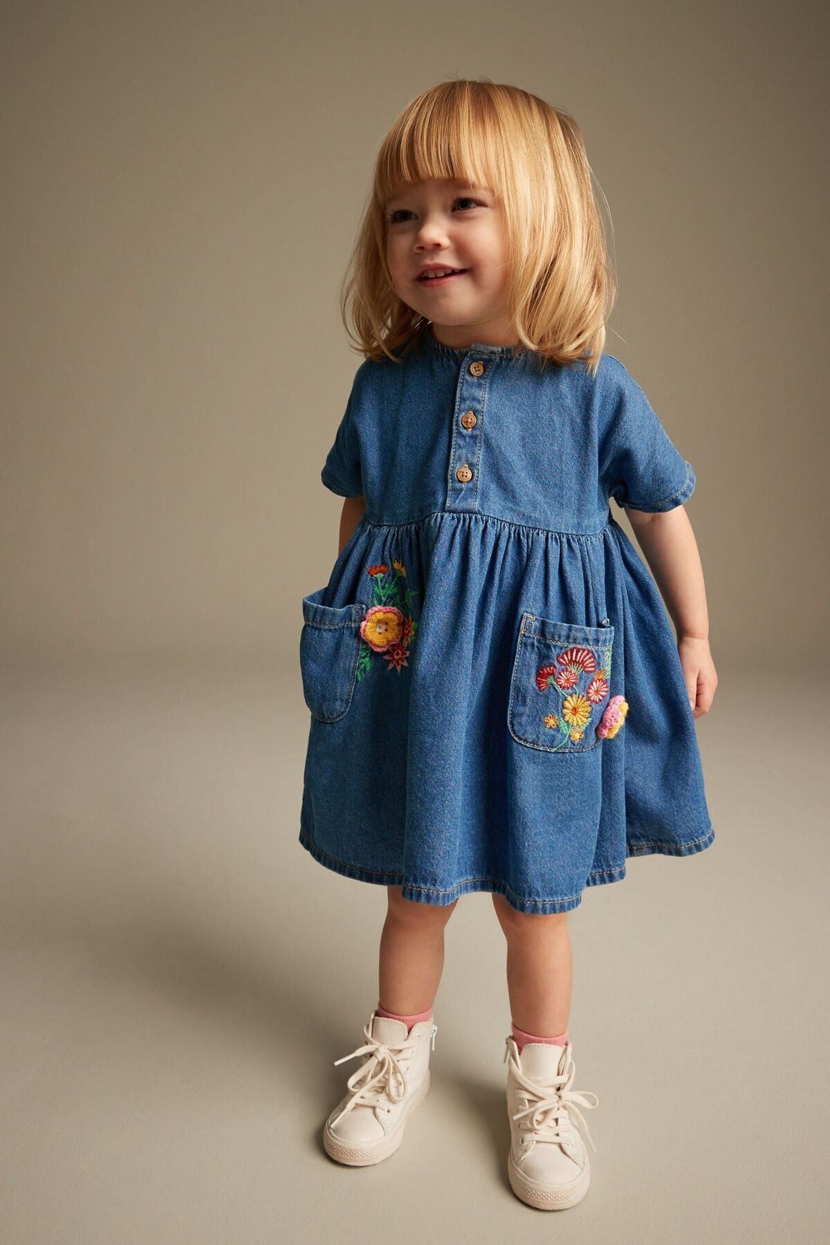 Next Baby % 100 Pamuklu Mavi Denim Çiçek İşlemeli Elbise